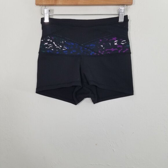 Lululemon Reversible High Rise Shorts Size 6 - Picture 7 of 9